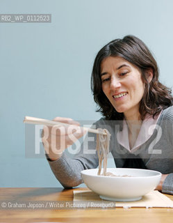 Bella Freud cooks up some Macrobiotic food in her Kensal Green home...copyright©Graham Jepson/Writer Pictures/Rosebud2