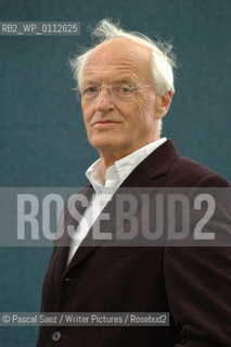Writer and playwright Michael Frayn, author of The Human Touch at the Edinburgh International Book Festival 2007. ..Copyright©Pascal Saez/Writer Pictures/Rosebud2