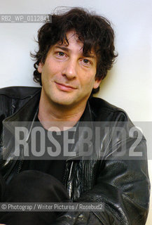 NEIL GAIMAN .8th November 2005 .at the Institute of Education, London, Great Britain .Launching book the ANANSI BOYS.photos taken prior to an event involving Neil Gaiman being interviewed by Lenny Henry. ..©Photograp/Writer Pictures/Rosebud2