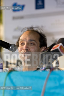 Vikram Seth at Galle Literary Festival 2008 opening ceremony
©Writer Pictures/Rosebud2