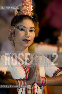 Traditional Sri Lankan dancer at the opening of Galle Literary Festival 2008
©Writer Pictures/Rosebud2