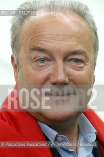 British politician and writer George Galloway at the Edinburgh International Book Festival 2004...Copyright©Pascal Saez.Pascal Saez/Writer Pictures/Rosebud2