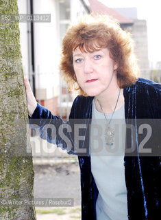     Linda Gillard, after graduating from Bristol University, trained as an actor and performed with the National©Writer Pictures/Rosebud2