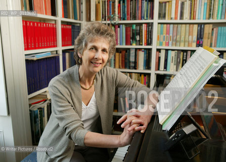 Conductor Jane Glover who has written a book about Amadeus Mozart.
©Writer Pictures/Rosebud2