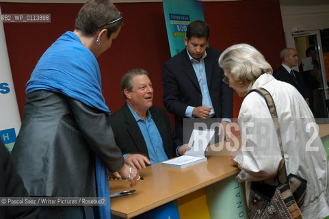 American former vice-president in the Clinton administration, writer and documentary filmmaker Al Gore at the Edinburgh International Book Festival. He is the author of An Inconvenient Truth...Copyright©Pascal Saez/Writer Pictures/Rosebud2