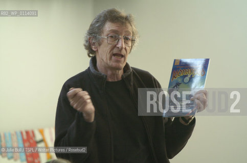 One City, One Book. The Scottish Storytelling Centre.  Kidnapped - When Kilts were banned..Pupils from Wester Hailes Education Centre meet Alan Grant the writer of the comic book Kidnappedl..copyright©Julie Bull/TSPL/Writer Pictures/Rosebud2