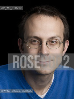 Tim Harford,writer,Economist and Journalist.Presenter of The BBC series Trust Me Im an E©Writer Pictures/Rosebud2
