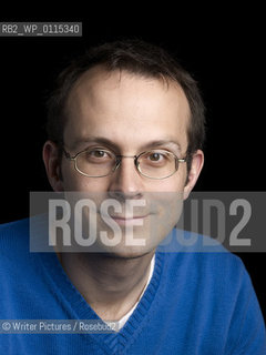 Tim Harford,writer,Economist and Journalist.Presenter of The BBC series Trust Me Im an E©Writer Pictures/Rosebud2