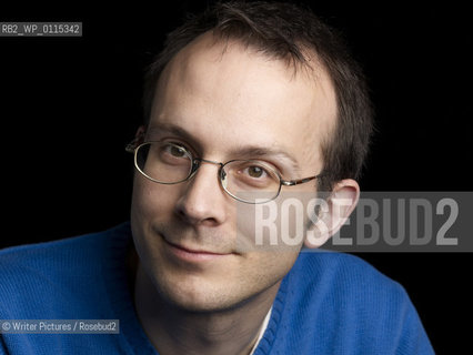 Tim Harford,writer,Economist and Journalist.Presenter of The BBC series Trust Me Im an E©Writer Pictures/Rosebud2