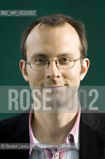 Tim Harford,Economist and writer of The Logic of Life Uncovering the Economics of Everything .CREDIT Geraint LewisTim Harford..Copyright©Geraint Lewis/Writer Pictures/Rosebud2