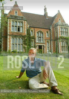 Bestselling author Robert Harris at home..copyright©Geraint Lewis/Writer Pictures/Rosebud2