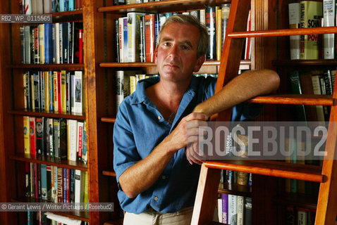 Bestselling author Robert Harris at home..copyright©Geraint Lewis/Writer Pictures/Rosebud2