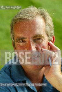 Bestselling author Robert Harris at home..copyright©Geraint Lewis/Writer Pictures/Rosebud2