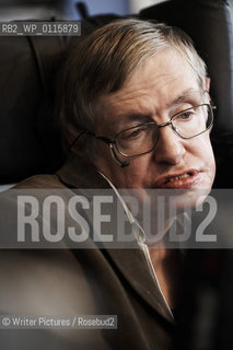 GREAT BRITAIN /Cambridge/Stephen Hawking can only communicate by a twitch in his right cheek, yet his attempt to explain the u©Writer Pictures/Rosebud2