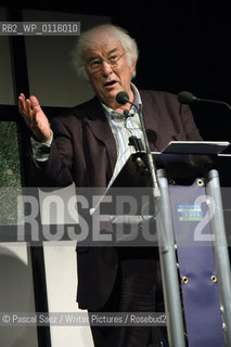 Irish Nobel Prize winning poet Seamus Heaney at the Edinburgh International Book Festival...Copyright©Pascal Saez/Writer Pictures/Rosebud2