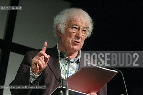 Irish Nobel Prize winning poet Seamus Heaney at the Edinburgh International Book Festival...Copyright©Pascal Saez/Writer Pictures/Rosebud2