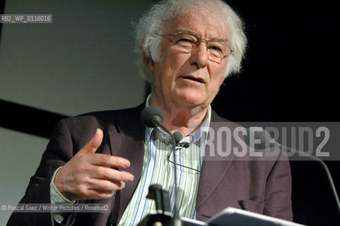Irish Nobel Prize winning poet Seamus Heaney at the Edinburgh International Book Festival...Copyright©Pascal Saez/Writer Pictures/Rosebud2