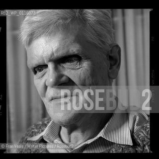 Irish author Amanda Hearty photographed in Blackrock park, Dublin..Copyright©Fran Veale/Writer Pictures/Rosebud2