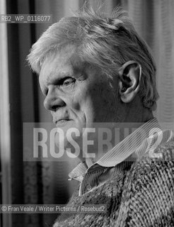 Irish author Amanda Hearty photographed in Blackrock park, Dublin..Copyright©Fran Veale/Writer Pictures/Rosebud2