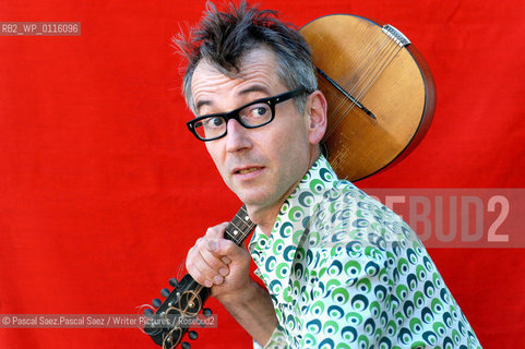 British writer, comedian and performer John Hegley at the Edinburgh International Book Festival 2003...Copyright©Pascal Saez.Pascal Saez/Writer Pictures/Rosebud2