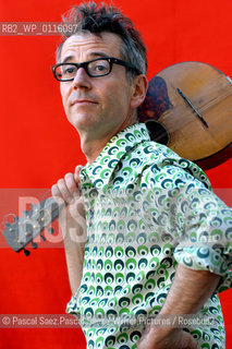 British writer, comedian and performer John Hegley at the Edinburgh International Book Festival 2003...Copyright©Pascal Saez.Pascal Saez/Writer Pictures/Rosebud2