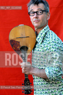 British writer, comedian and performer John Hegley at the Edinburgh International Book Festival 2003...Copyright©Pascal Saez.Pascal Saez/Writer Pictures/Rosebud2