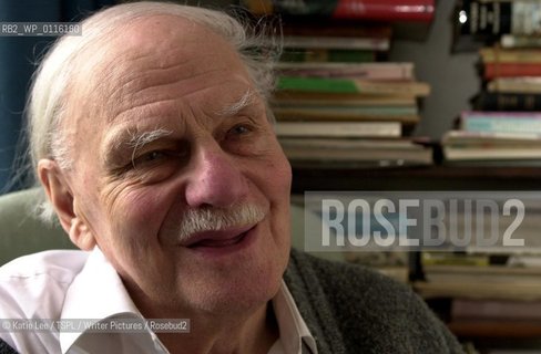 Hamish Henderson 80 yr old poet and songwriter..copyright©Katie Lee/TSPL/Writer Pictures/Rosebud2