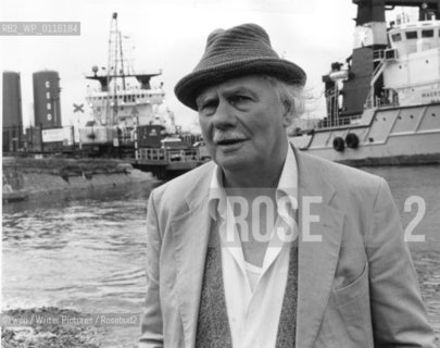 Hamish Henderson 80 yr old poet and songwriter..copyright©wcp/Writer Pictures/Rosebud2
