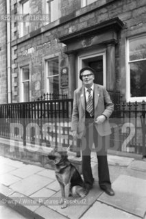 Hamish Henderson 80 yr old poet and songwriter..copyright©wcp/Writer Pictures/Rosebud2