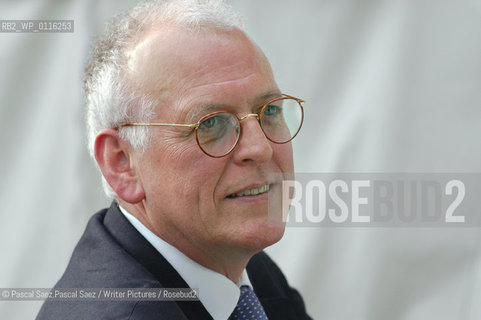 British professor of history, writer and analyst of the British system of government Peter Hennessy at the Edinburgh International Book Festival 2003. He is the Author of Secret State...Copyright©Pascal Saez.Pascal Saez/Writer Pictures/Rosebud2