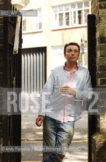 Tom Hodgkinson, author of How to be Idle....Copyright©Andy Paradise/Writer Pictures/Rosebud2