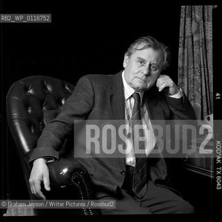 Liz Hoggard at a Uncle Toms Cabin on Wandsworth Road.  To go with her love of restaurants piece...copyright©Graham Jepson/Writer Pictures/Rosebud2