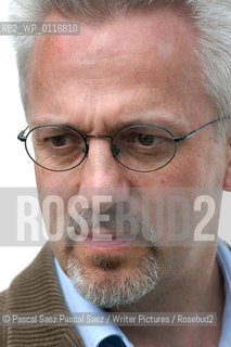 British writer Alan Hollinghurst, author of The Swimming-Pool Library at the Edinburgh International Book Festival 2004..Copyright©Pascal Saez.Pascal Saez/Writer Pictures/Rosebud2