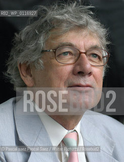 Canadian-born british academic, writer and radical philosopher Professor Ted Honderich, at the Edinburgh International Book Festival 2004...Copyright©Pascal saez.Pascal Saez/Writer Pictures/Rosebud2