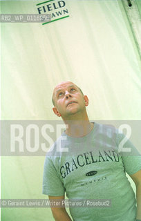 Nick Hornby at the Edinburgh Book Festival  2001.....Copyright©Geraint Lewis/Writer Pictures/Rosebud2