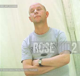 Nick Hornby at the Edinburgh Book Festival  2001.....Copyright©Geraint Lewis/Writer Pictures/Rosebud2