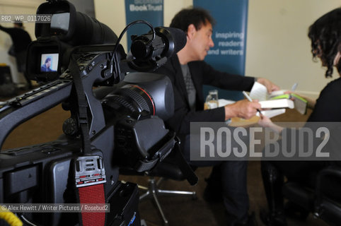 Anthony Horowitz discusses his latest book Necropolis in front of an audience of Edinburgh Schoolchildren while simultaneously being broadcast over the internet to over 10000 school children around Scotland..Copyright©Alex Hewitt/Writer Pictures/Rosebud2
