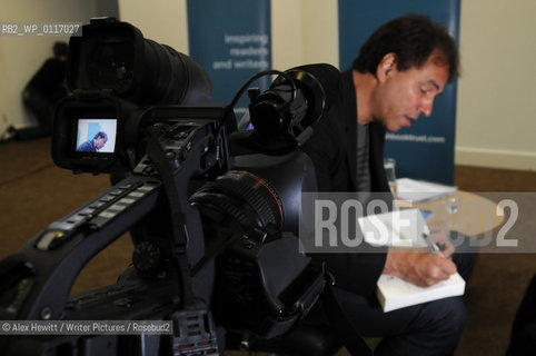 Anthony Horowitz discusses his latest book Necropolis in front of an audience of Edinburgh Schoolchildren while simultaneously being broadcast over the internet to over 10000 school children around Scotland..Copyright©Alex Hewitt/Writer Pictures/Rosebud2