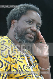 Zimbabwean poet and writer Chenjarai Hove, who now lives in exile in Norway, at the Edinburgh International Book Festival 2005..Copyright©Pascal Saez.Pascal Saez/Writer Pictures/Rosebud2