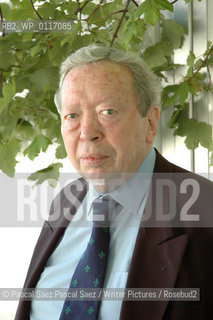 Political commentator and writer Anthony Howard at the Edinburgh International Book Festival 2005..Copyright©Pascal Saez.Pascal Saez/Writer Pictures/Rosebud2
