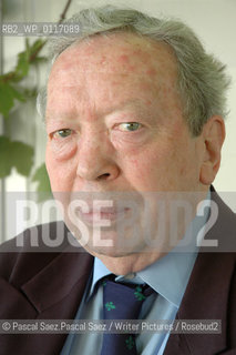 Political commentator and writer Anthony Howard at the Edinburgh International Book Festival 2005..Copyright©Pascal Saez.Pascal Saez/Writer Pictures/Rosebud2