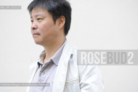 Yu Hua..copyright©Mathieu Bourgois/Writer Pictures/Rosebud2