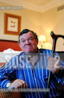 Robert Hughes, writer....Copyright©Andy Paradise/Writer Pictures/Rosebud2