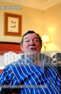 Robert Hughes, writer....Copyright©Andy Paradise/Writer Pictures/Rosebud2