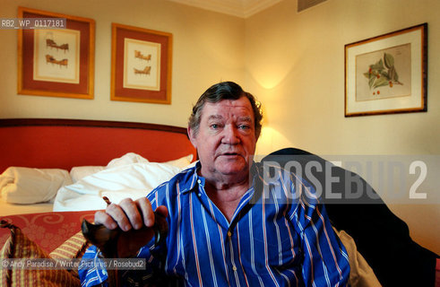 Robert Hughes, writer....Copyright©Andy Paradise/Writer Pictures/Rosebud2