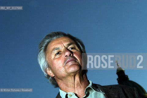 John Irving at the Edinburgh Book Festival 2003  CREDIT Gera©Writer Pictures/Rosebud2