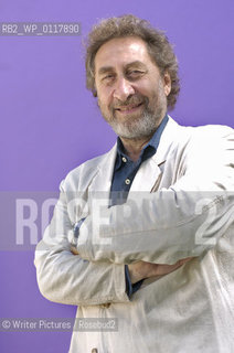 Howard Jacobson  author and writer CREDIT Geraint©Writer Pictures/Rosebud2