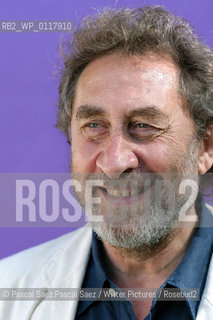 British writer Howard Jacobson at the Edinburgh International Book Festival 2004..Copyright©Pascal Saez.Pascal Saez/Writer Pictures/Rosebud2