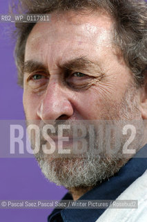 British writer Howard Jacobson at the Edinburgh International Book Festival 2004..Copyright©Pascal Saez.Pascal Saez/Writer Pictures/Rosebud2