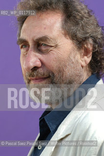 British writer Howard Jacobson at the Edinburgh International Book Festival 2004..Copyright©Pascal Saez.Pascal Saez/Writer Pictures/Rosebud2